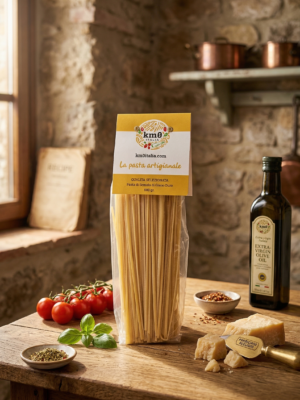 Linguine Km0italia pasta artigianale in primo piano con sugo di mare