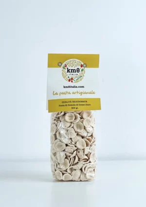 Orecchiette artigianali Km0italia trafilate al bronzo pronte per ricette della tradizione italiana.