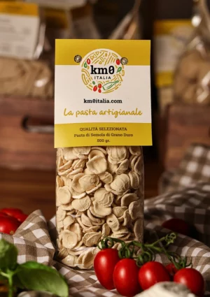 Orecchiette artigianali Km0italia trafilate al bronzo pronte per ricette della tradizione italiana.