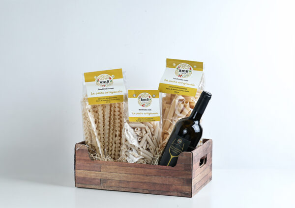 Cascetta regalo con pasta artigianale e vino campano Aglianico o Catalanesca