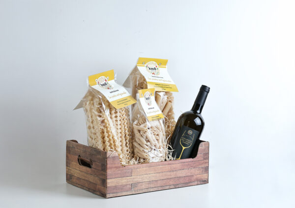 Cascetta regalo con pasta artigianale e vino campano Aglianico o Catalanesca
