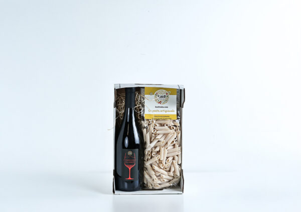 Cascetta degustazione piccola con pasta artigianale e vino campano Aglianico o Catalanesca